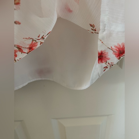 CeCe Short Sleeve Blouse - Picture 6 of 10